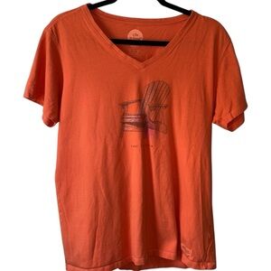 Life is Good Women's Classic Fit Orange Tee Beach Chair size Large V Neck